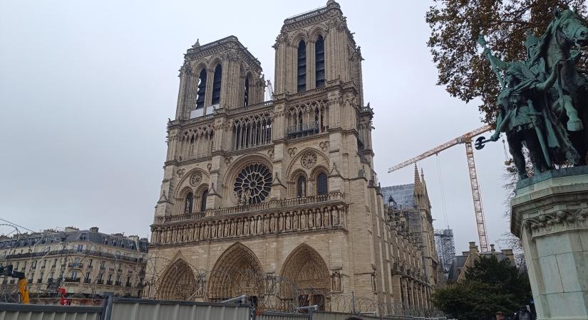 Egy hét múlva megnyitják a párizsi Notre-Dame-ot, nagy emberek érkeznek az ünnepségre