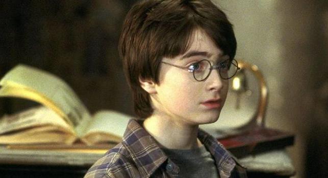 Egy vidéki lakás áráért kelt el a Harry Potter és a bölcsek köve első kiadása