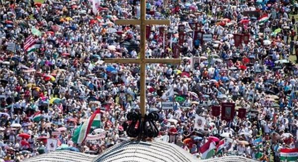 „Egy vérből valók vagyunk”: hazai és magyarországi sztárok biztatnak szavazásra