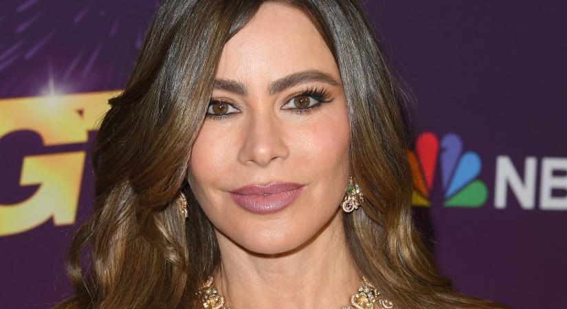 Sofia Vergara apró bikiniben mutatta meg bomba alakját, és felforrósította a napot