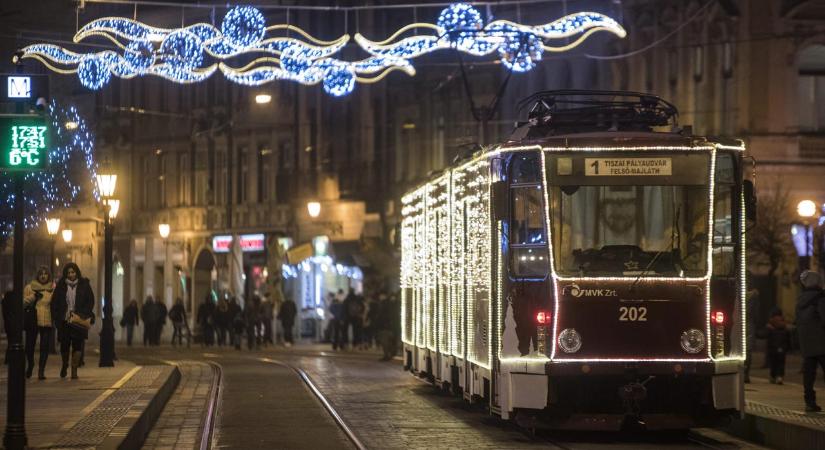 Kiderült, milyen bájos „ruhát” kap az idei adventi villamos Miskolcon