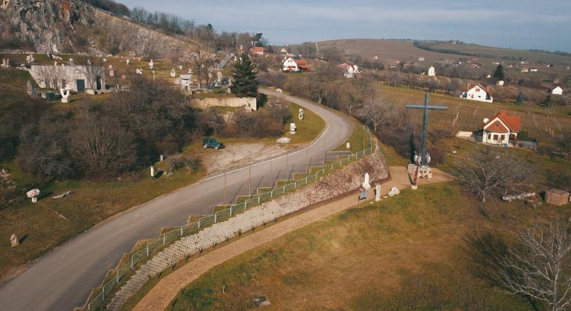 Pályázati felhívás a Harsány-hegyi csata emlékhelyének továbbépítésére