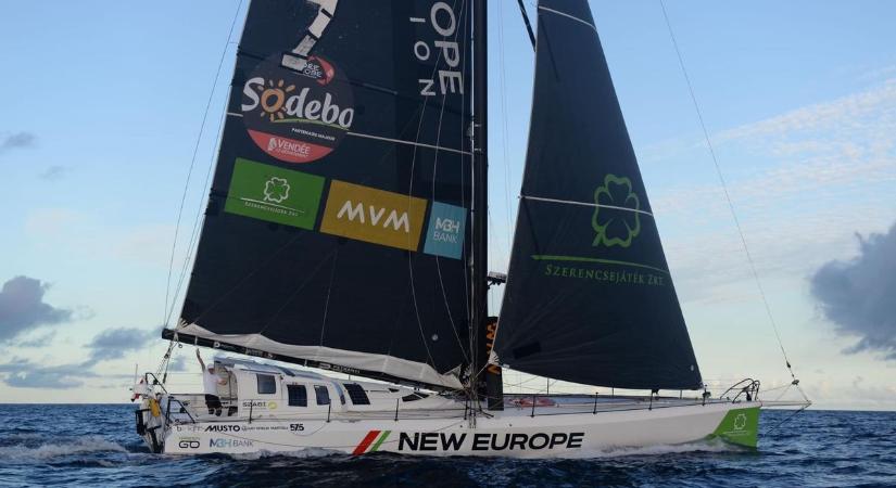 Vendée Globe: Weöres Szabolcs áthaladt az Egyenlítőn  videó!