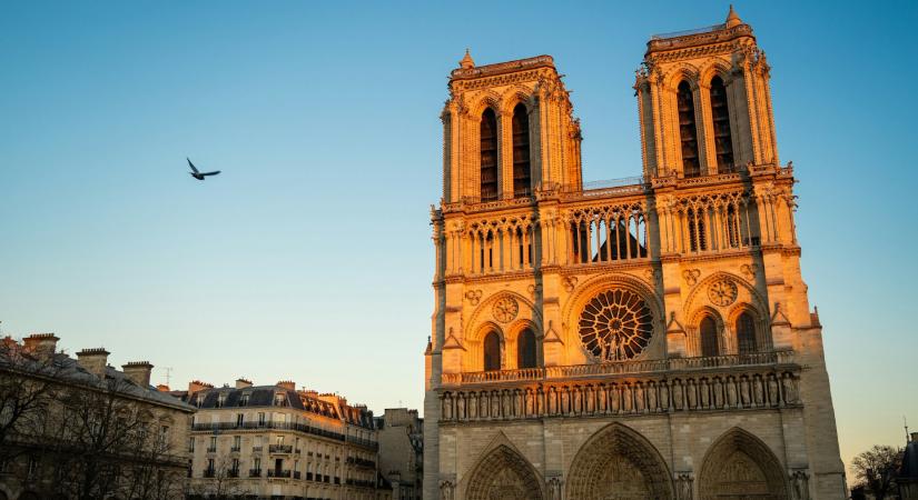 Átadták a felújított Notre-Dame székesegyházat – videó