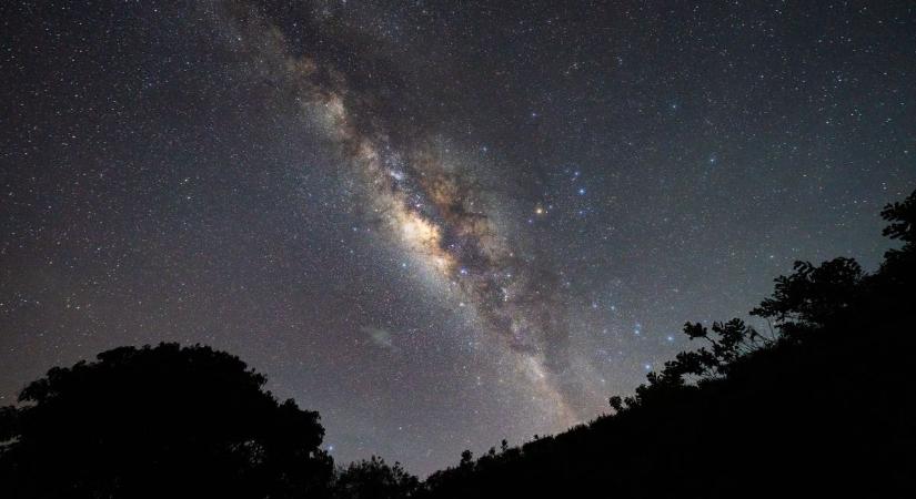 Videón mutatjuk, hogyan robbant fel a hatalmas meteor Törökszentmiklós felett