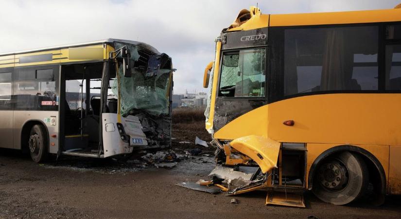 Munkából tartottak hazafelé a debreceni buszbaleset sérültjei – tájékoztatást adott a munkáltató