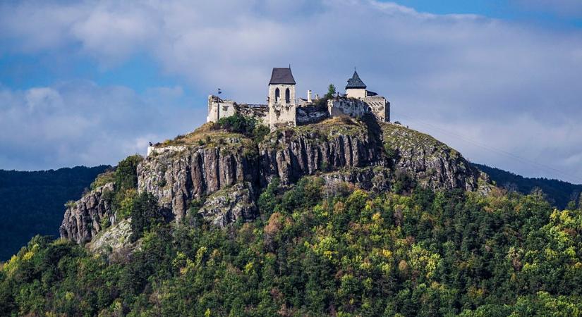 Felismeritek a magyar várakat egyetlen képről?