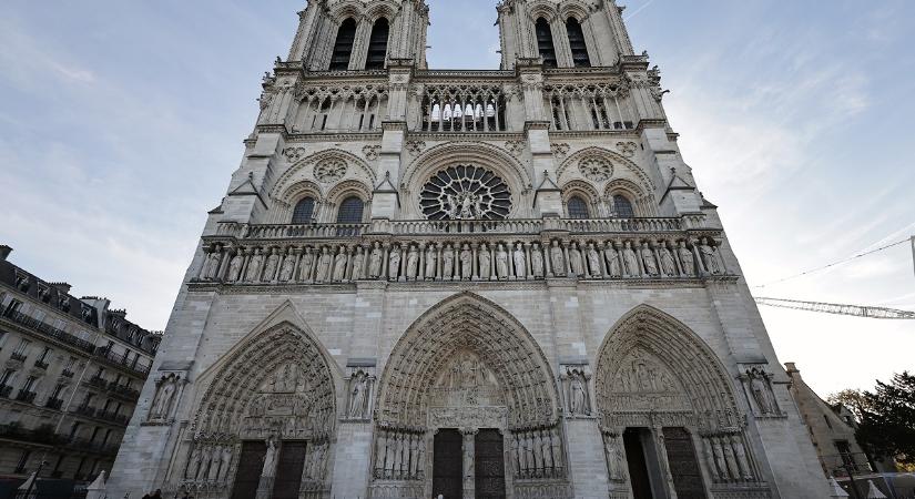 December 7-én újra megnyitják a Notre-Dame székesegyházat – Macron utolsó alkalommal tett ellenőrző látogatást a templomban