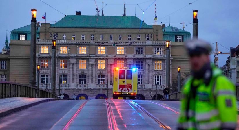 Lövöldözéssel fenyegetődzött egy férfi a prágai egyetem bölcsészkarán