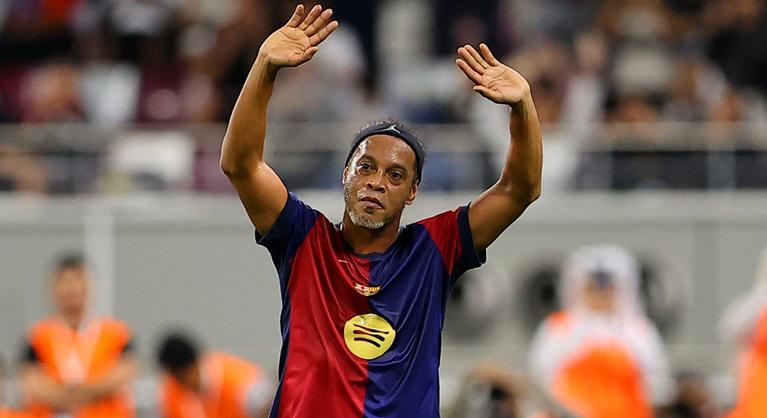 Pereg az időgép: videón a 44 éves Ronaldinho mesés szabadrúgásgólja az el Clásicón