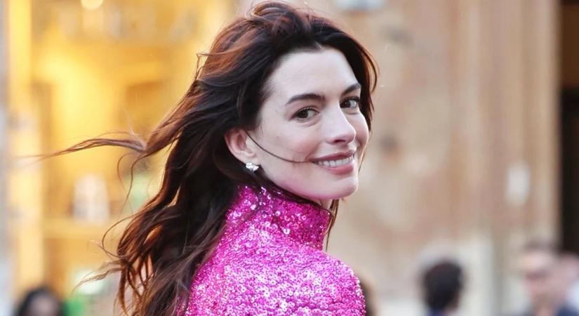 Anne Hathaway őrülten szerelmes a férjébe: nem fogod elhinni, milyen átlagos pasiról van szó!