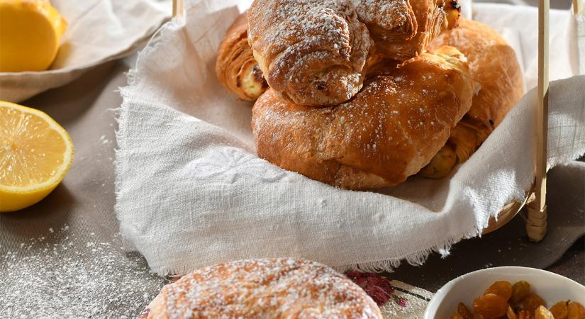 Túrós, mazsolás búrkifli blundel tésztából