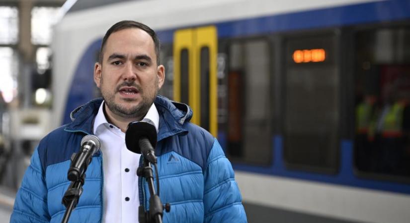 MÁV-vezér: Túl is teljesítették a felújítási tervet, 240 talpfát cseréltek ki a Keleti pályaudvaron