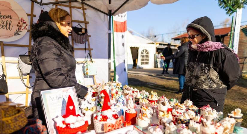 A jégpálya még nem, de a rendezvénysátor már megnyílt Balatonlellén