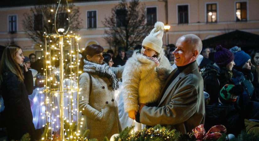 Körmenden is meggyújtották az első adventi gyertyát