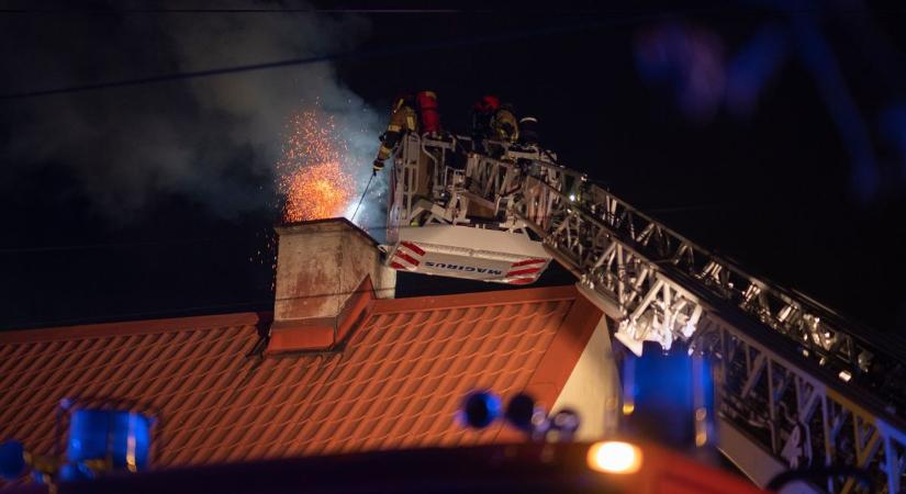 Előzzük meg a bajt! Idén huszonötször riasztották a tűzoltókat kéménytűz miatt Győr-Moson-Sopronban