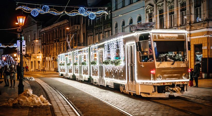 Csipkerózsika kastélyaként tündököl a miskolci adventi villamos december 1-től