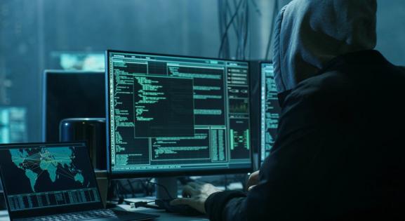 Tovább zsarolják a magyar kormányt: újra kint a neten a hadititkaink