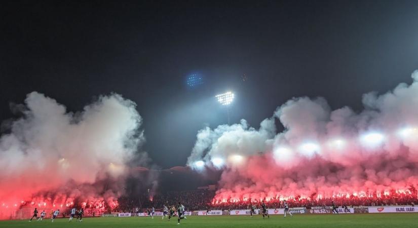 Így lángolt több tucat görögtűz a Szusza Ferenc Stadionban (VIDEÓ)