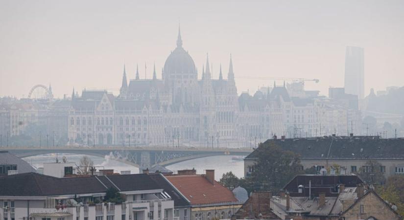 Veszélyjelzés: tartós, sűrű ködre figyelmeztetnek