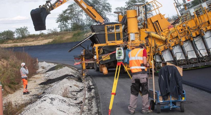 A regisztrált álláskeresők száma történelmi mélyponton van