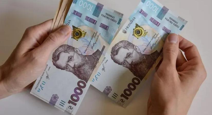 Egy nap alatt 2,5 millió ukrán kérvényezte Zelenszkij ezresét