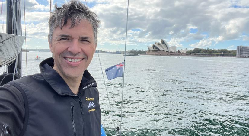 Már 7400 kilométer a hátránya Szabolcsnak a Vendée Globe-on