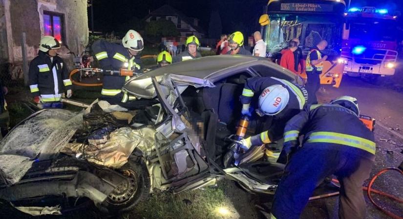 Após és veje egyszerre halt szörnyet, mert szembe jött a busz