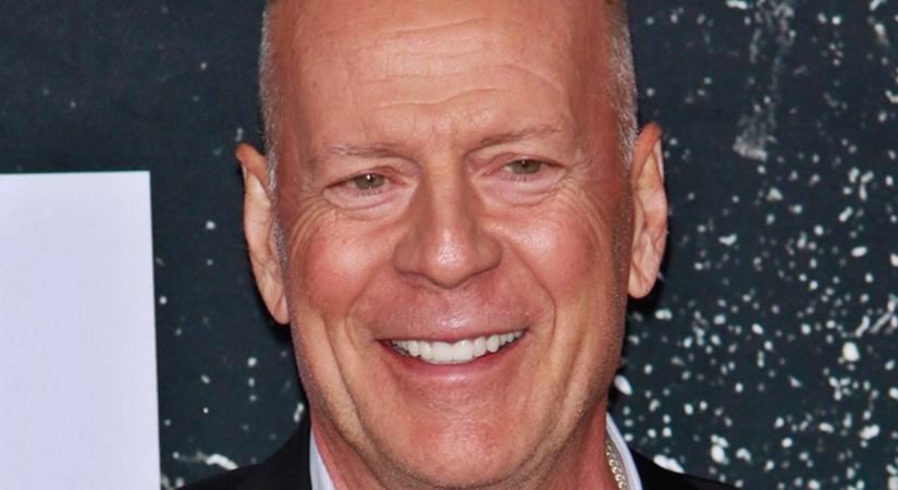 Friss fotón a súlyos beteg Bruce Willis – A legendás színész a családja körében ünnepelte a hálaadást