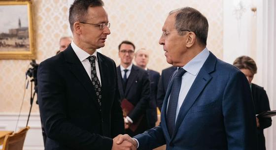 Szijjártóval az oldalán magyarázta Lavrov, hogy miért lenne rossz a tűzszünet