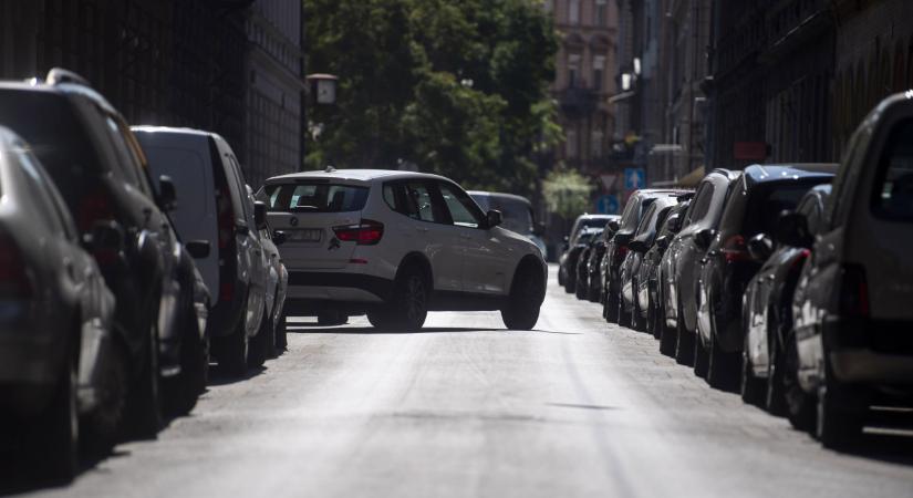 Merőben új ötletek jönnek a parkolásra - a fuldokló II. kerületből