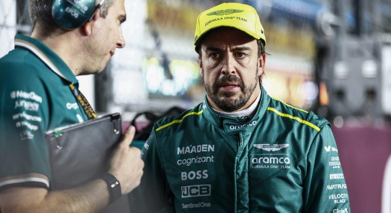 Alonso: Akkor Abu Dhabiban rágyorsítok a másik lassú autóra, hogy büntetést kapjon?