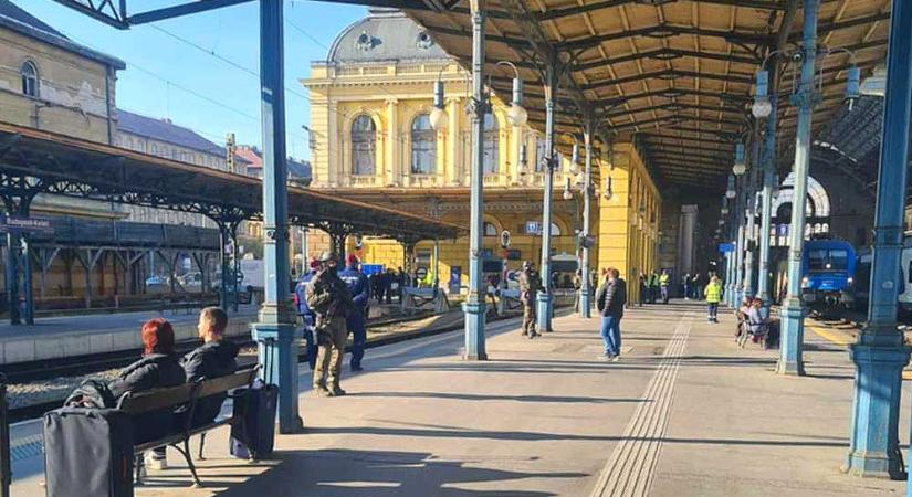 „Egy kisgyerekre ráesett az anyukája, rá pedig valaki más borult”” – nekiütközött egy InterCity az ütközőbaknak a Keleti pályaudvaron, többen megsérültek