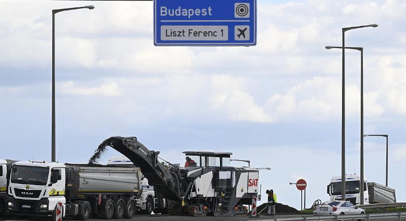 Lázár államtitkárától röppent fel egy ígéret a reptéri vasútról