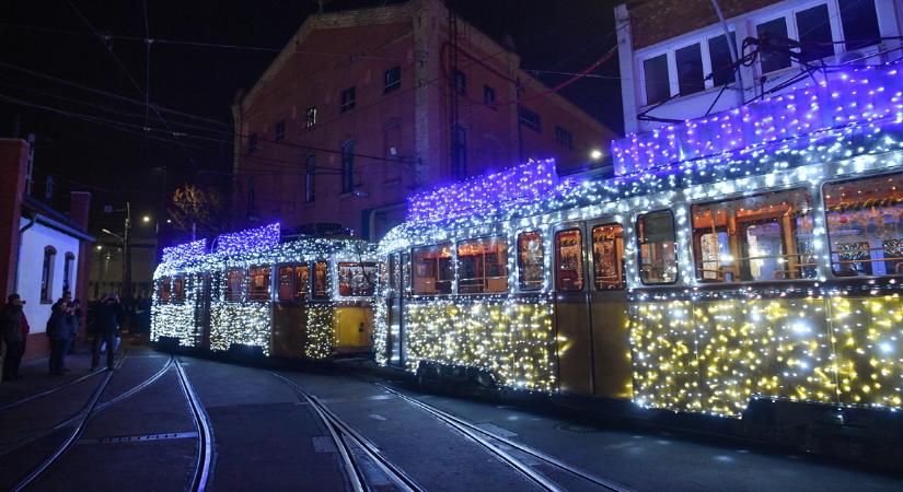 Elindult a BKV ünnepi fényflottája - fotó