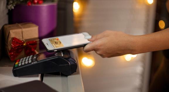 Netes vásárlásokhoz is tökéletes választás a Mastercard Gold betéti kártya