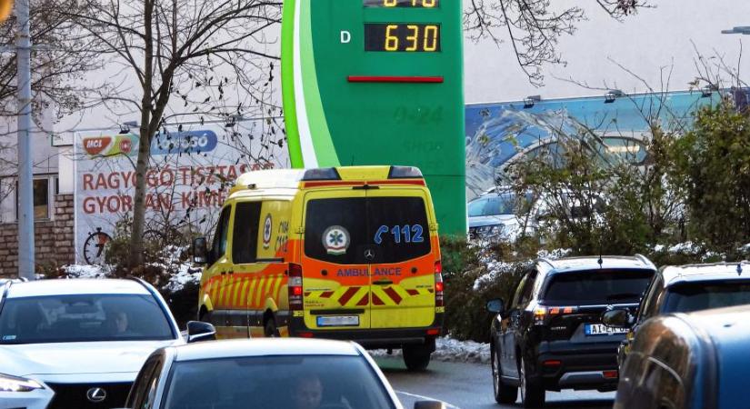 Javult a környező államok átlagához viszonyított benzinárelőnyünk, de a dízel változatlanul a szomszédok átlaga körül jár