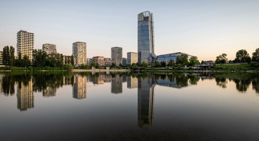 Egyetemisták kreatív ötletei alapján épülnek majd látszóbeton utcabútorok a BudaParton