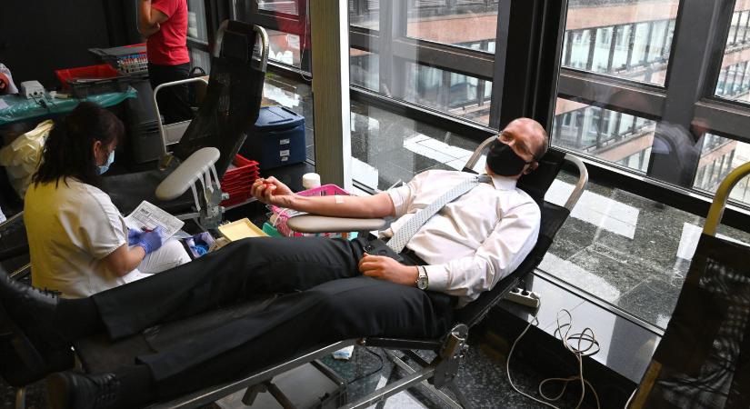 Véradásra buzdít az Országos Vérellátó Szolgálat és a Magyar Vöröskereszt