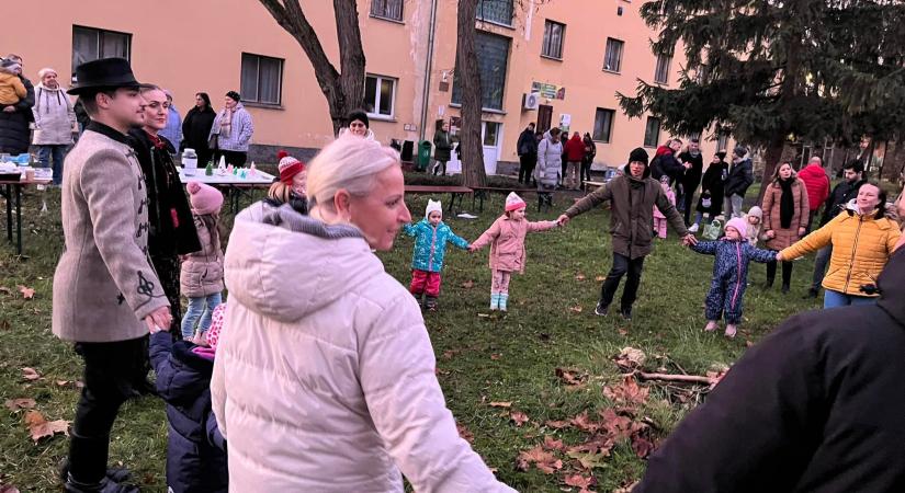 Jól érezték magukat, adakoztak…- fejlesztő játékokat vásárolhatnak az ovisoknak karácsonyra