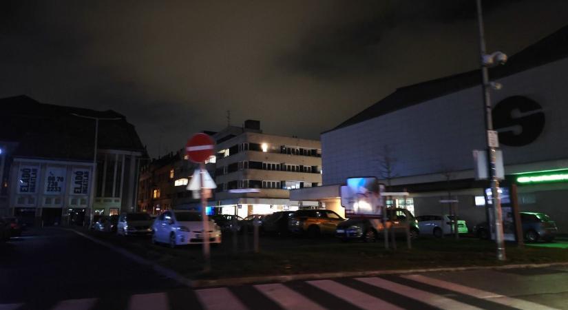 Sötétbe borult ez a szombathelyi tér - fotók