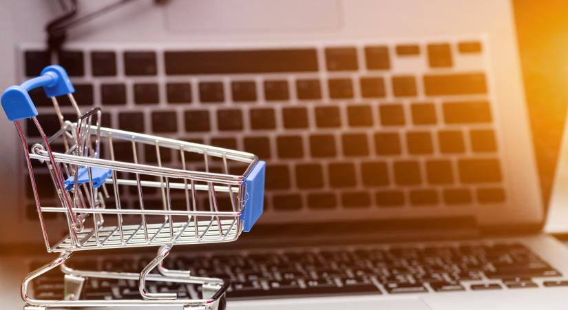 Katasztrofális számok: Égetik a pénzt a magyar webshopok