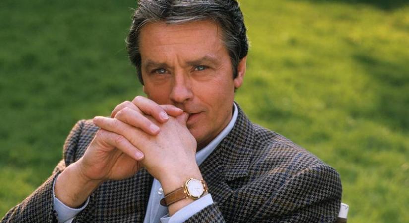 Alain Delon lányunokái modellnek álltak: friss fotókon a ritkán látott Liv és Lou