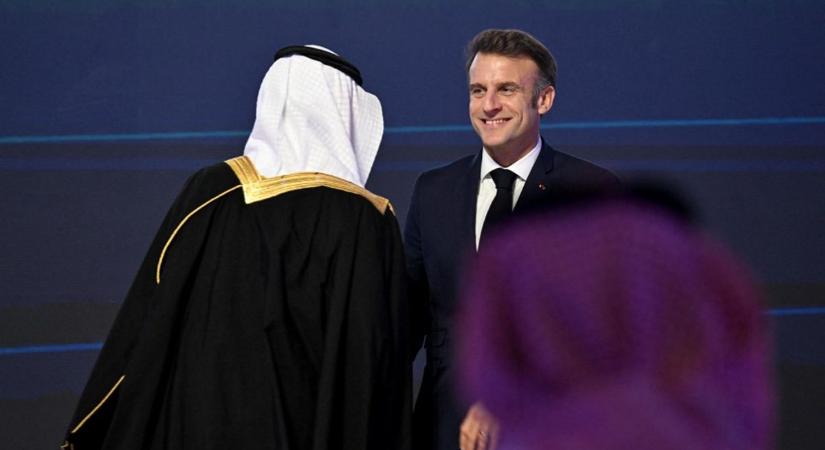 Macron is belebukhat a francia káoszba?