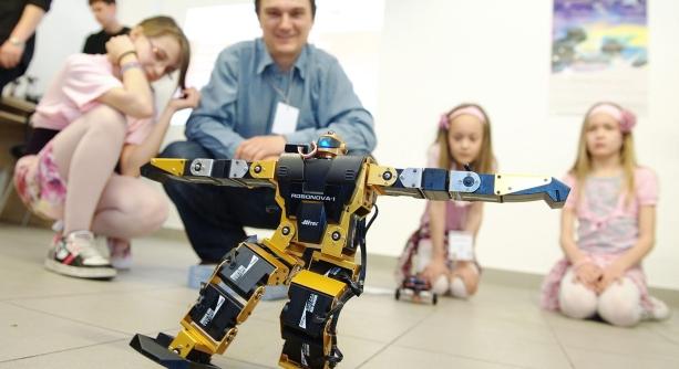 Aranyérmet szereztek magyar diákok a törökországi robotépítő világversenyen