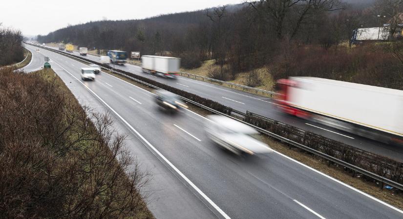 Jöttek a mentők is, súlyos baleset az M3-as bevezetőjén