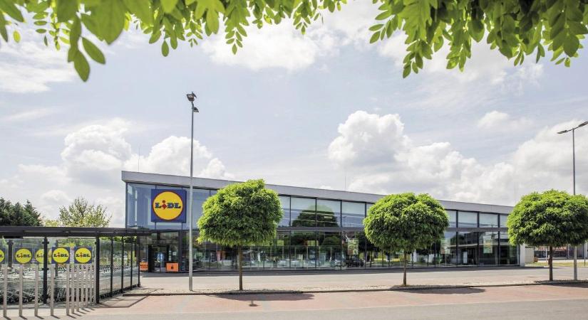 Zöldülnek a Lidl épületei