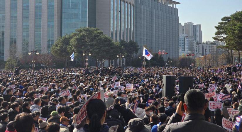 Dél-Korea: lemondásra szólította fel az államfőt a fő ellenzéki párt