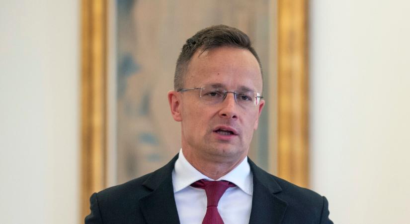 Szijjártó Péter: Nem szabad feláldozni a NATO kollektív védelemét semmilyen harmadik ország miatt