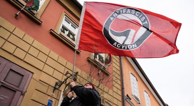 Viperás antifa-támadások: elrendelték az 1 év 10 hónapra ítélt Tobias E. átadási letartóztatását